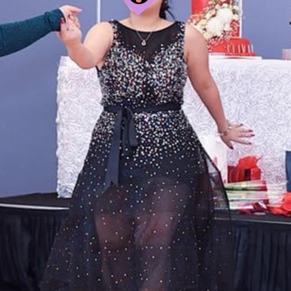 black backless prom dress - Picture 1 of 7